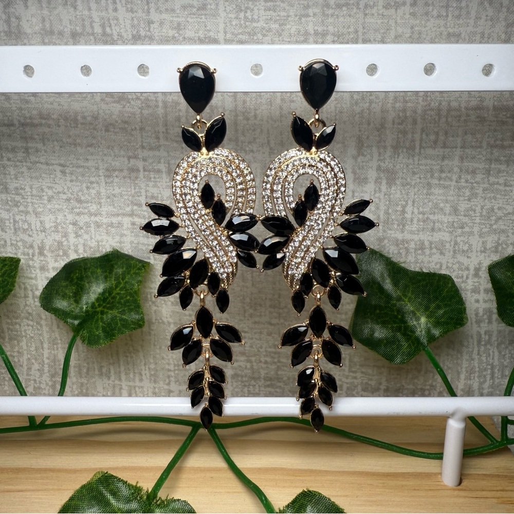 NWT Glam Crystal Statement Dangle Earrings w/Black Leaves - Picture 4 of 4